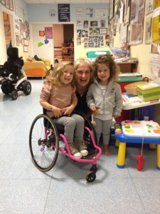 Chiara-Mastella-con-la-figlia-Pisana-e-Vittoria-del-Sapre-500x666