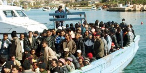 IMMIGRAZIONE: A LAMPEDUSA IN NOTTATA ALTRI 310 CLANDESTINI