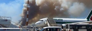 Roma, incendio vicino aeroporto Fiumicino: disagi per voli