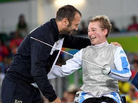 Beatrice 'Bebe' Vio dopo aver vinto la medaglia d'oro nel fioretto di categoria B alle Paralimpiadi di Rio. E' il quinto oro odierno per l'Italia, settimo in totale. Rio de Janeiro, 14 settembre 2016. ANSA/ US FEDERAZIONE ITALIANA SCHERMA +++EDITORIAL USE ONLY - NO SALES+++