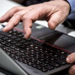Internet_digitare_computer