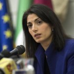 Il sindaco di Roma Virginia Raggi durante la conferenza stampa all'interno del Campidoglio, Roma, 13 gennaio 2017. ANSA/MASSIMO PERCOSSI