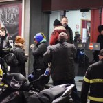 Vigili del fuoco all'esterno del Teatro Regio di Torino dove due artisti del coro, impegnati nella recita della Turandot, sono stati feriti dal crollo di un elemento di scena, 18 gennaio 2018. L'incidente alla fine del secondo atto. L'esecuzione dell'opera è stata interrotta e il pubblico invitato a lasciare la sala, mentre personale del 118 prestava i primi soccorsi ai due coristi. ANSA/ALESSANDRO DI MARCO