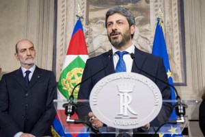 Il Presidente della Camera dei deputati, Roberto Fico,al termine del colloquio con il Presidente Sergio Mattarella, Roma, 26 aprile 2028. ANSA/ UFFICIO STAMPA/ FRANCESCO AMMENDOLA +++ NO SALES, EDITORIAL USE ONLY +++