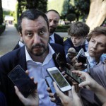 Matteo Salvini, ministro dell'Interno, intervistato dai giornalisti durante il ricevimento a Villa Taverna per il Giorno dell'Indipendenza degli Stati Uniti d'America, Roma, 5 luglio 2018. ANSA/RICCARDO ANTIMIANI