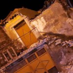 Uno degli interventi dei vigili del fuoco dopo il terremoto di magnitudo 4.8 delle 02.34 che ha avuto come epicentro il paese di Santa Maria di Licodia (Catania). La scossa ha provocato il crollo di cornicioni, nella chiesa di Santa Maria di Licodia e a Palazzo Ardizzone, ex sede del municipio, e di antiche case rurali ma non, secondo i primi accertamenti dei vigili del fuoco, danni strutturali. Adrano e Biancavilla i paesi maggiormente interessati, dove si registrano dei crolli di cornicioni, 6 ottobre 2018. ANSA/UFFICIO STAMPA VIGILI DEL FUOCO ++ NO SALES, EDITORIAL USE ONLY ++
